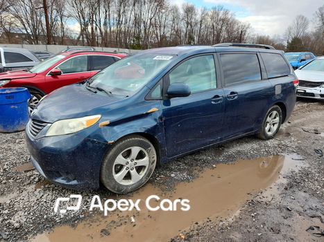 Toyota Sienna 2012 - Image 1 of 13
