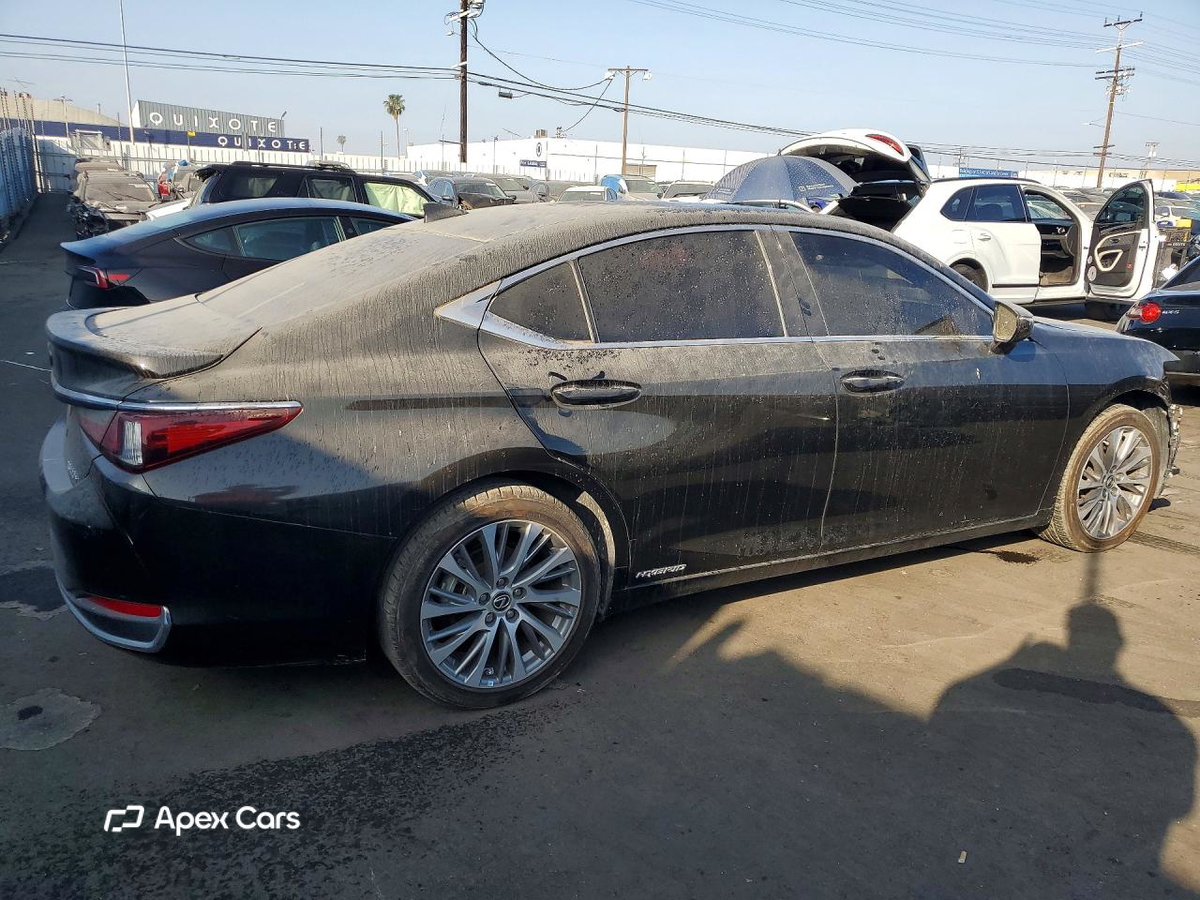 Lexus ES 2020