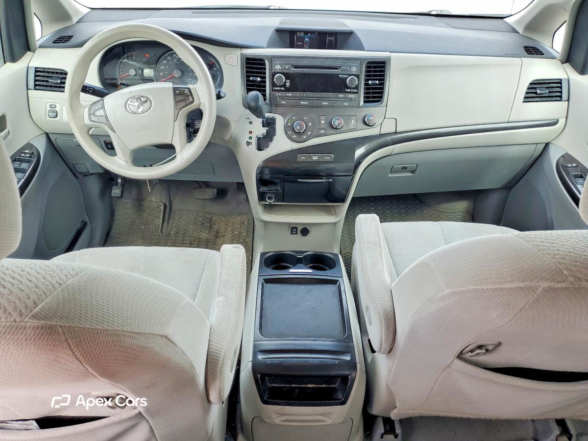 Toyota Sienna 2011