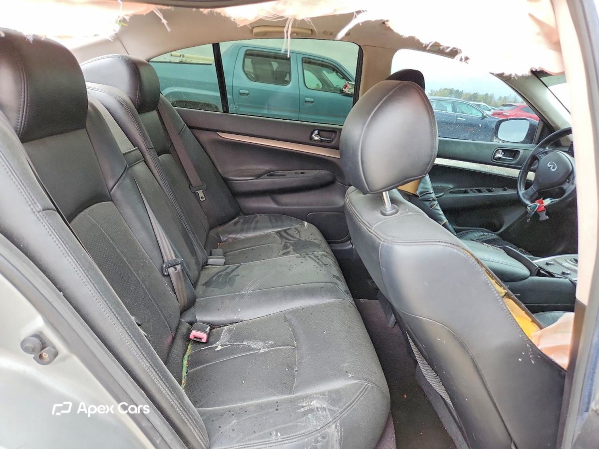 Infiniti G 2011