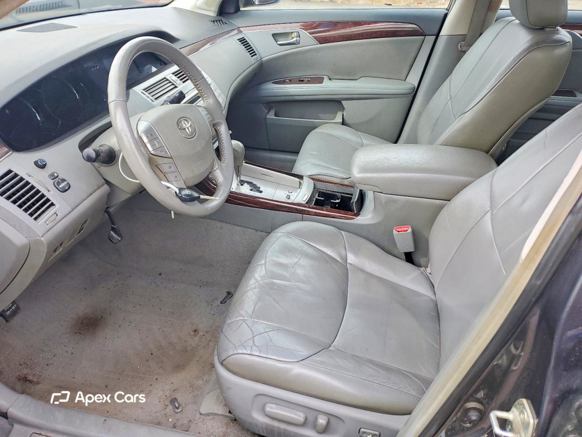 Toyota Avalon 2010