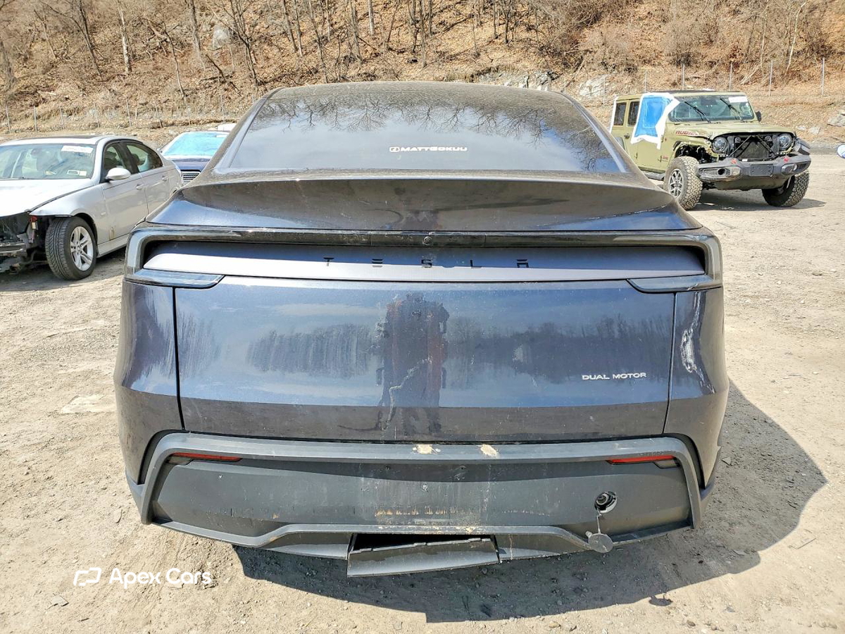 Tesla Model Y 2026