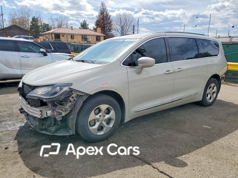 Chrysler Pacifica 2017 - Image 1 of 14