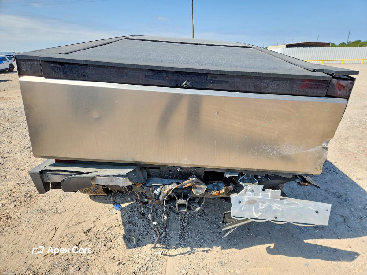 Tesla Cybertruck 2025