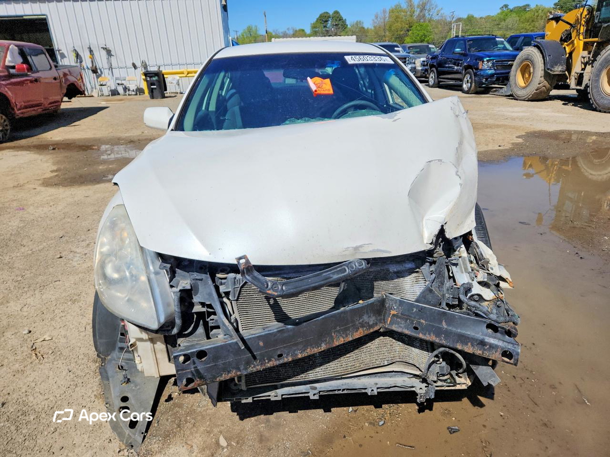 Nissan Altima 2012