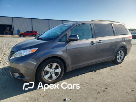 Toyota Sienna 2011 - Image 1 of 12
