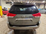 Toyota Sienna 2011