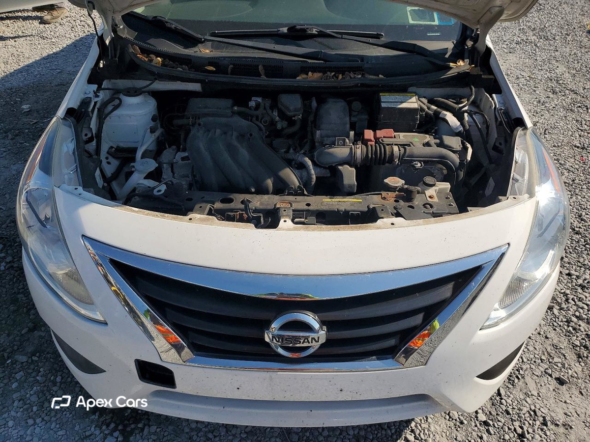 Nissan Versa 2015