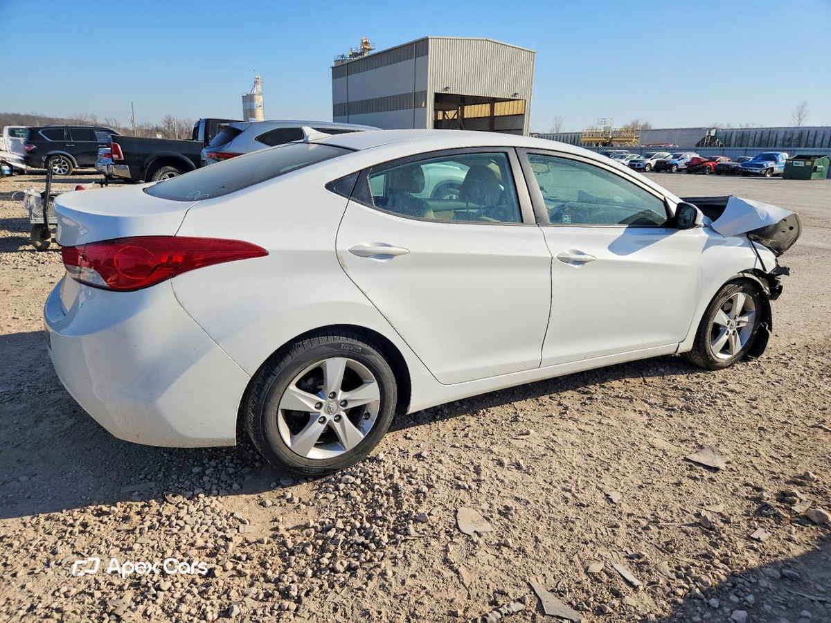 Hyundai Elantra 2013