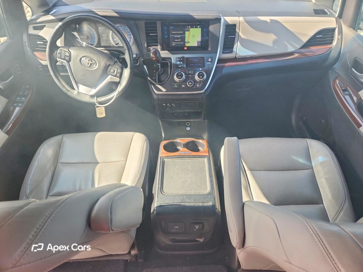 Toyota Sienna 2015