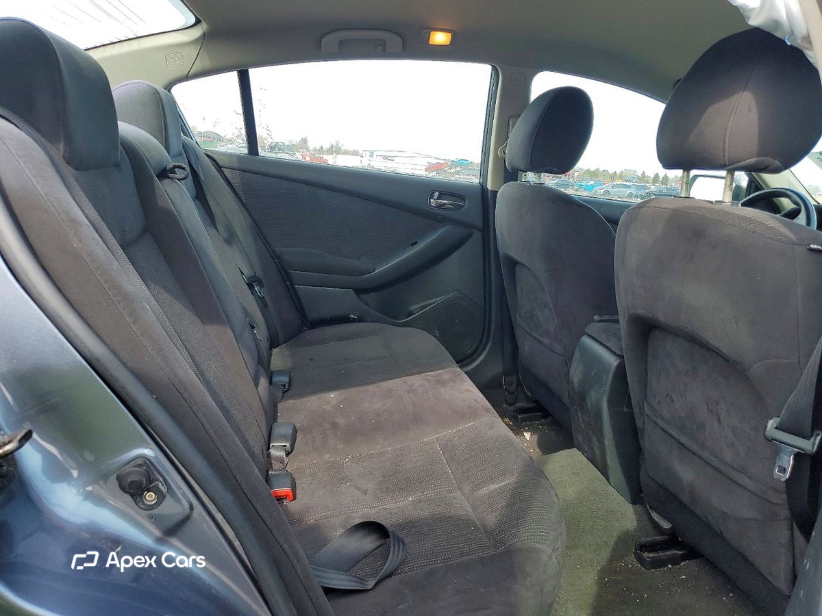 Nissan Altima 2010