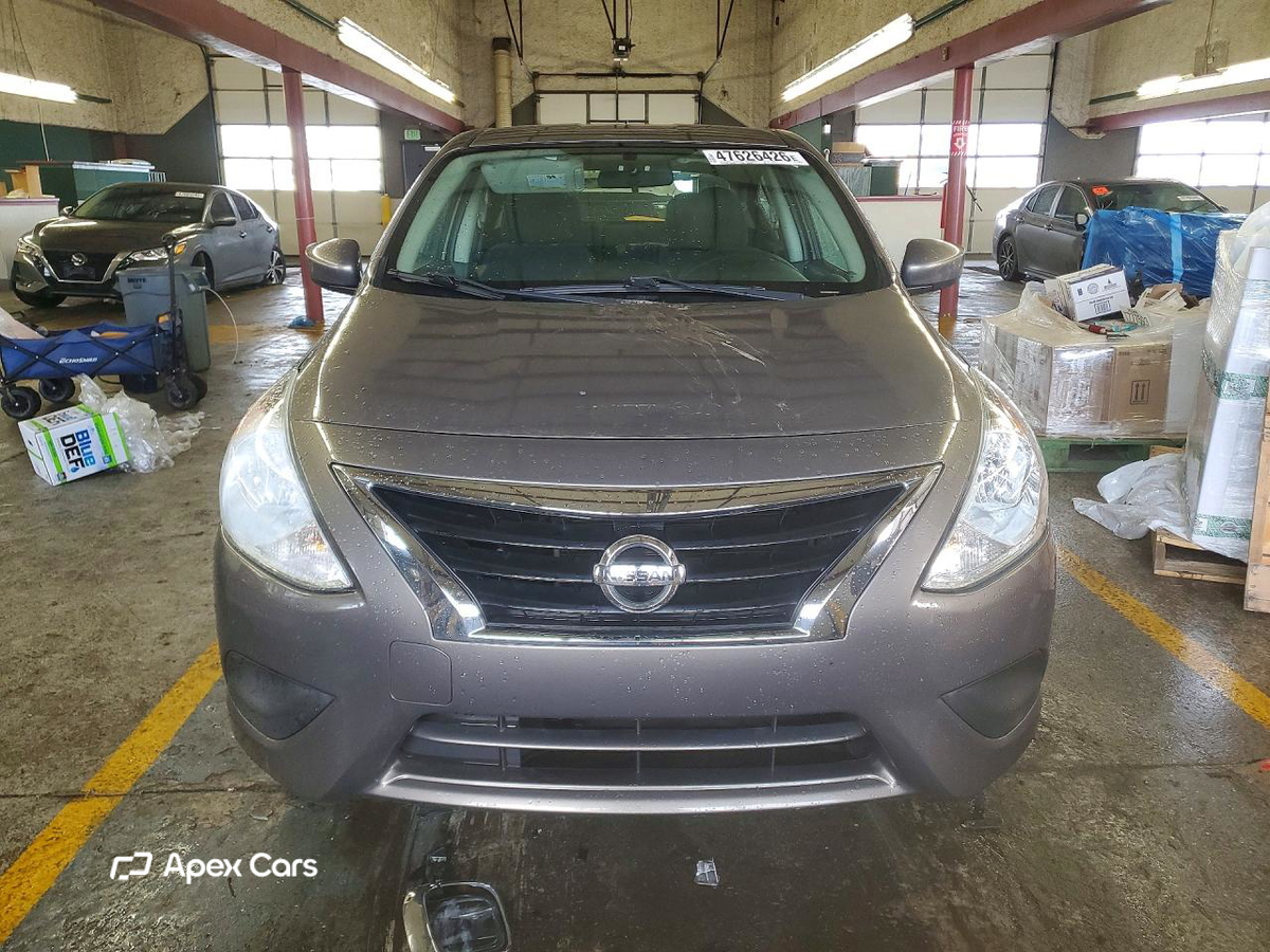 Nissan Versa 2016