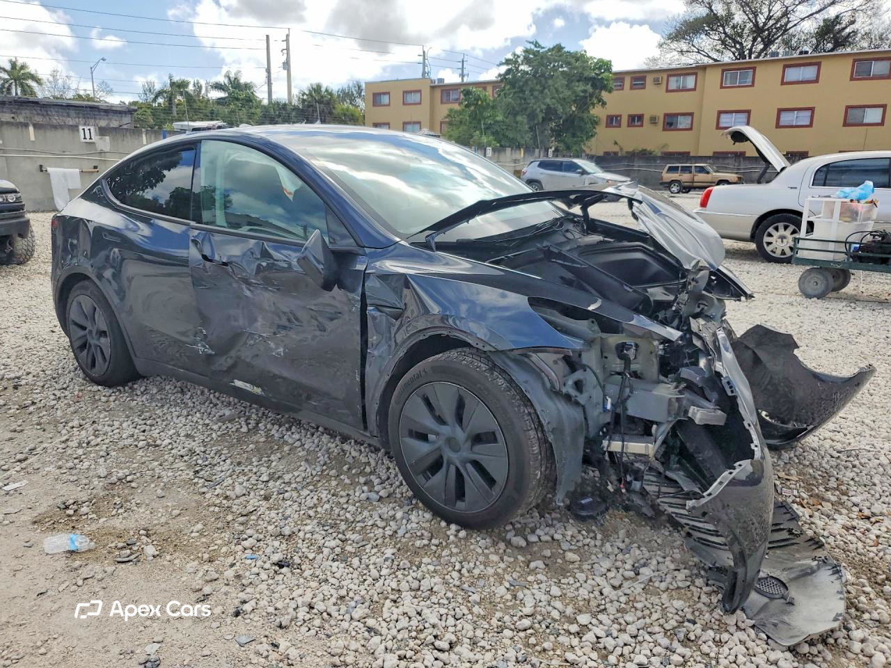 Tesla Model Y 2024