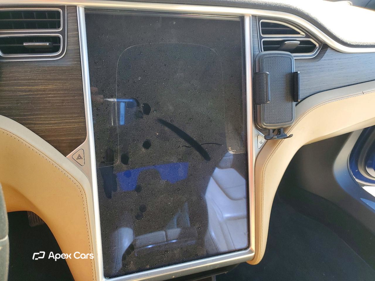 Tesla Model S 2015