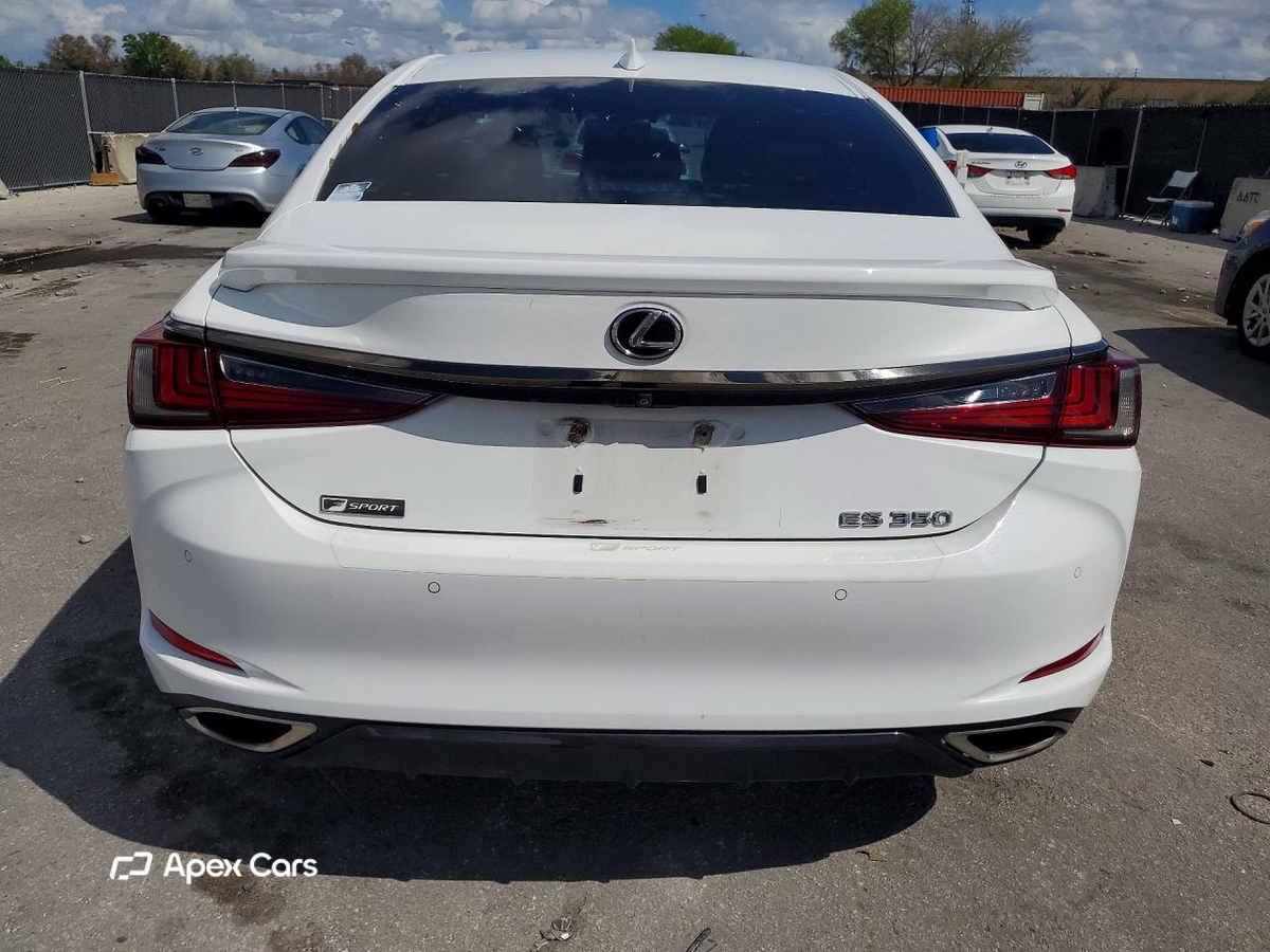 Lexus ES 2019