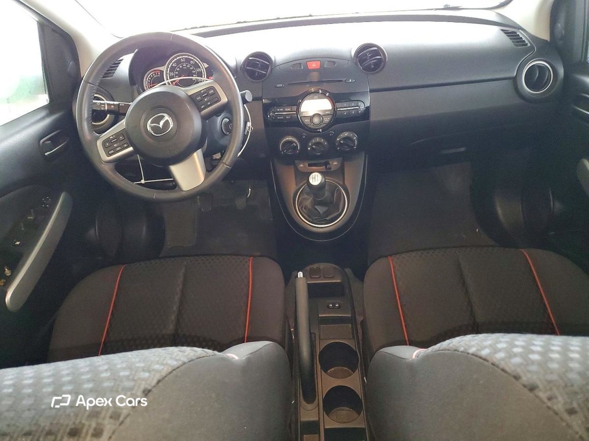Mazda 2 2011