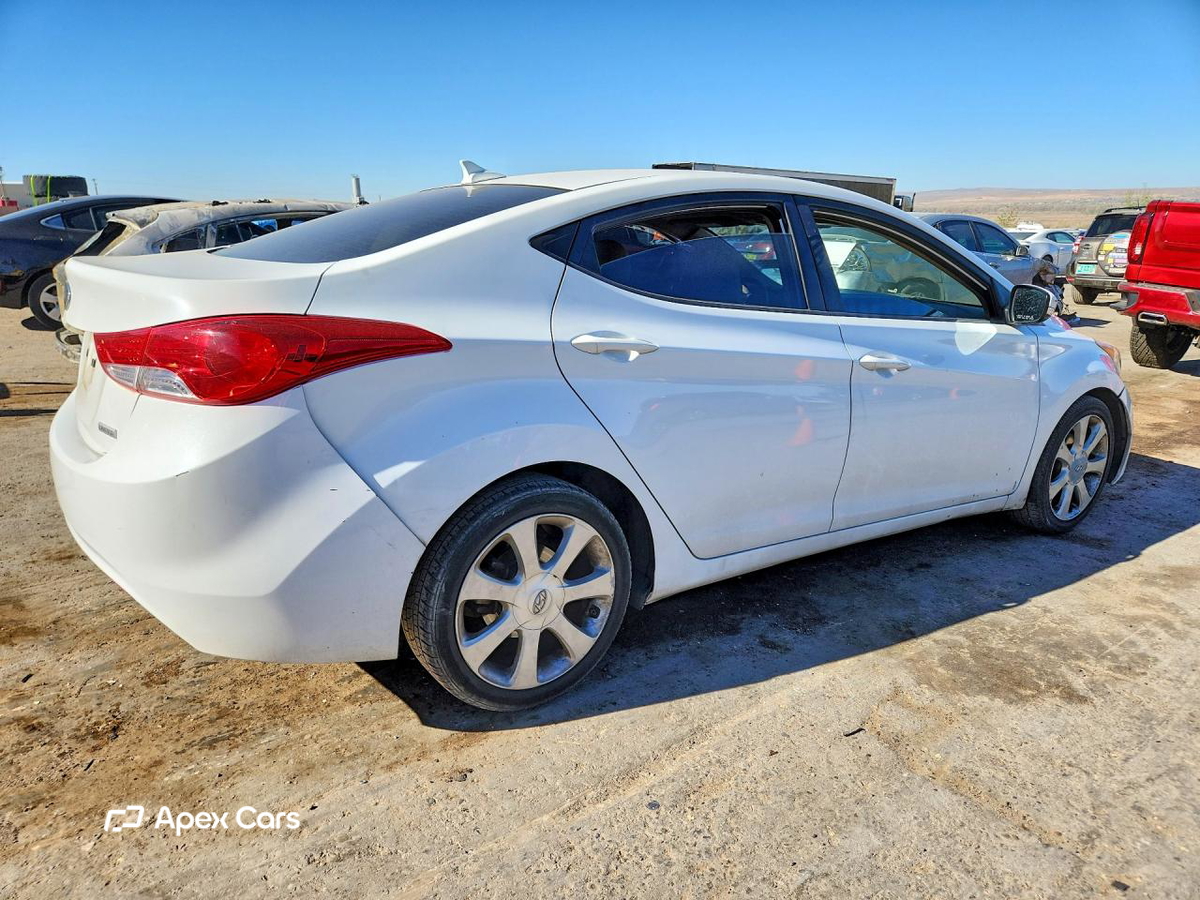 Hyundai Elantra 2013