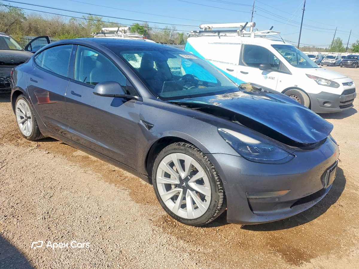 Tesla Model 3 2022
