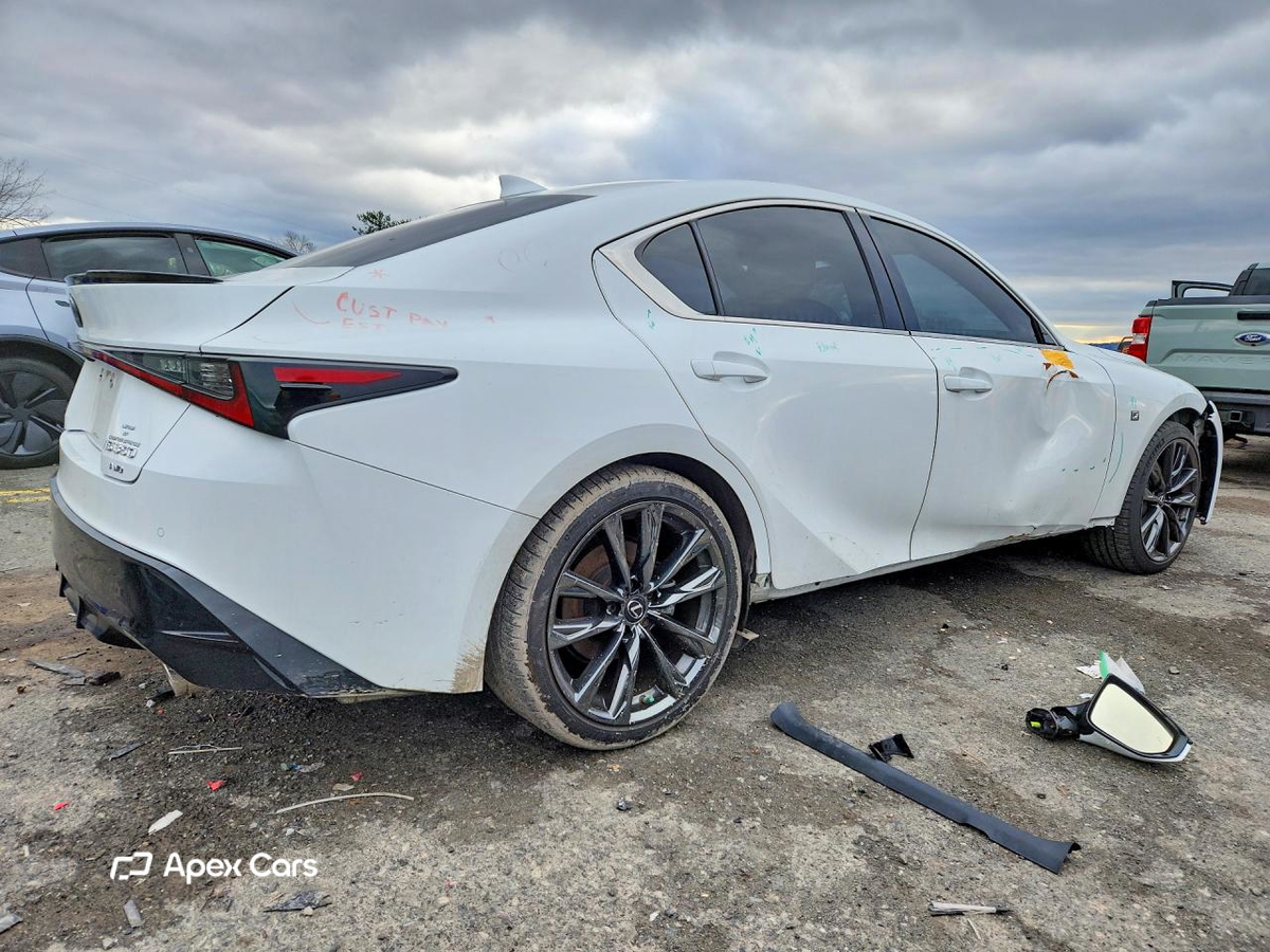 Lexus IS 2021