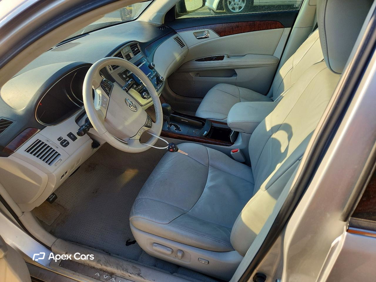 Toyota Avalon 2011