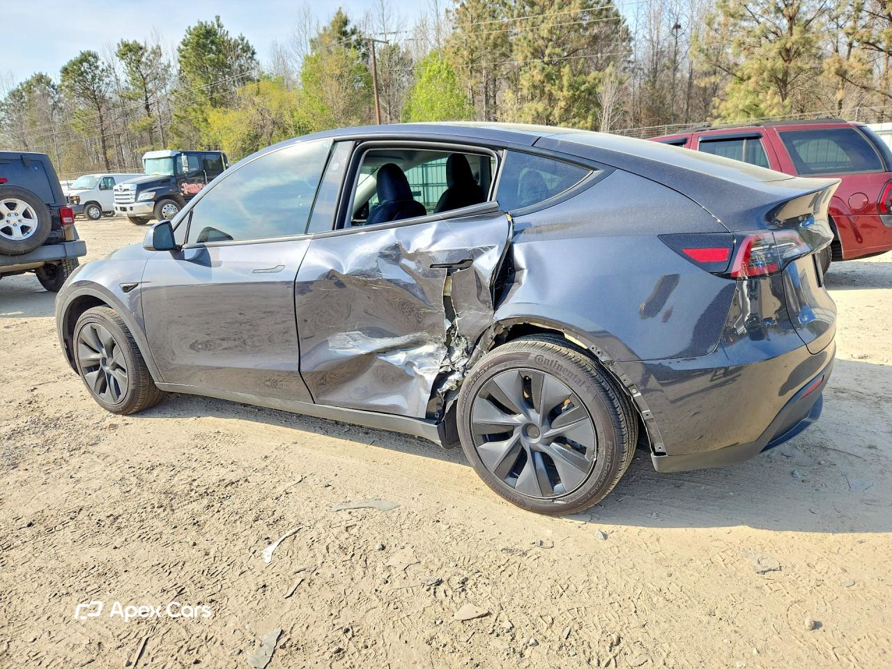 Tesla Model Y 2025