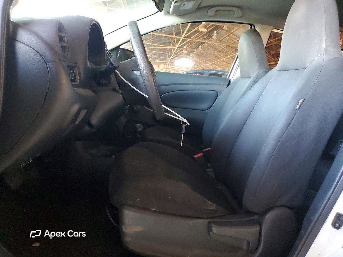 Nissan Versa 2016