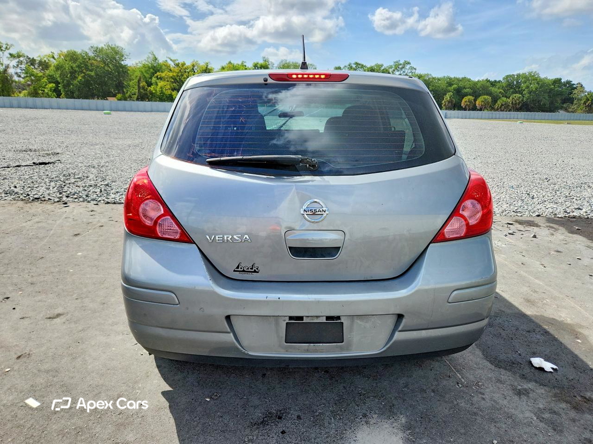 Nissan Versa 2011