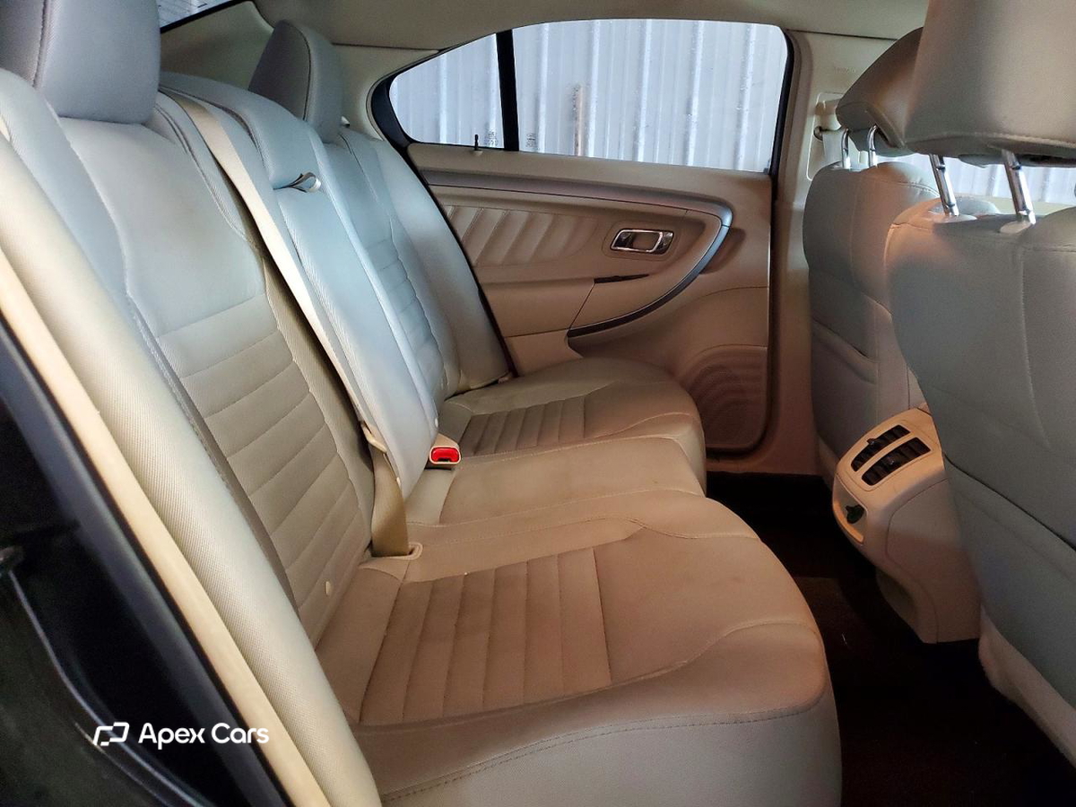Ford Taurus 2015