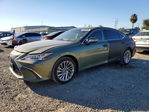 Lexus ES 2019