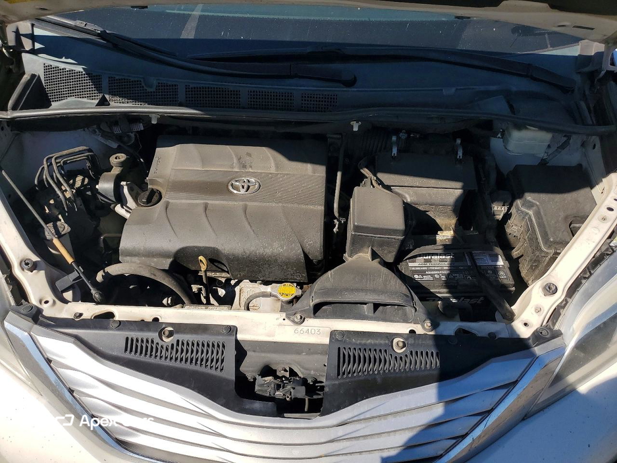 Toyota Sienna 2015