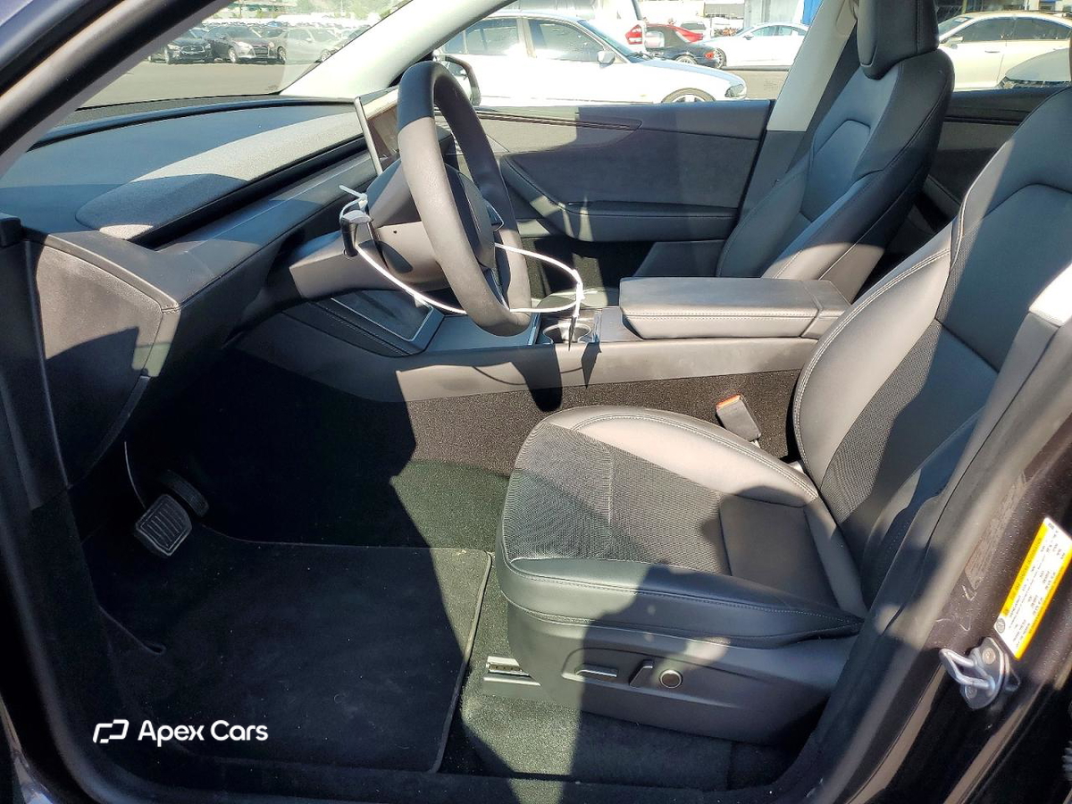 Tesla Model Y 2026