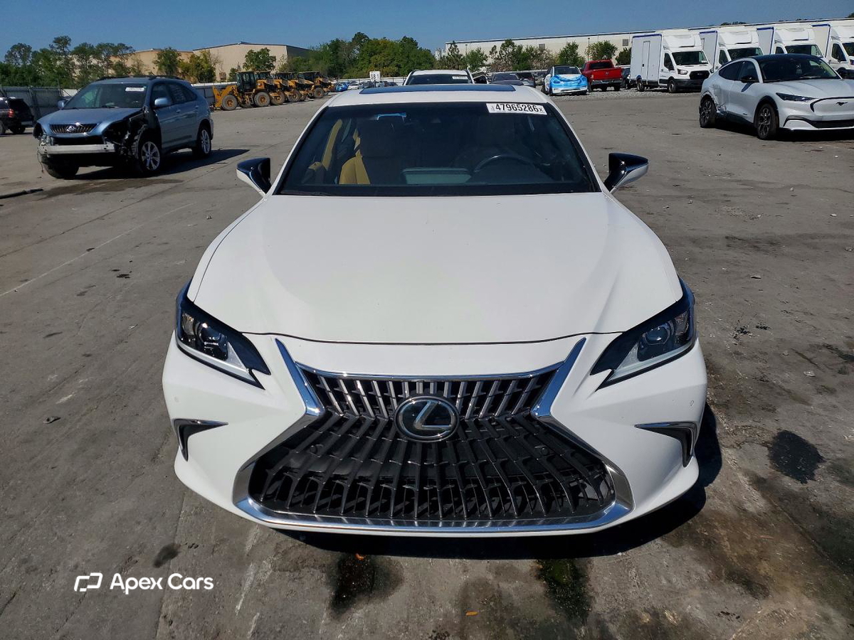 Lexus ES 2022