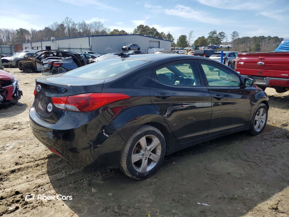 Hyundai Elantra 2011