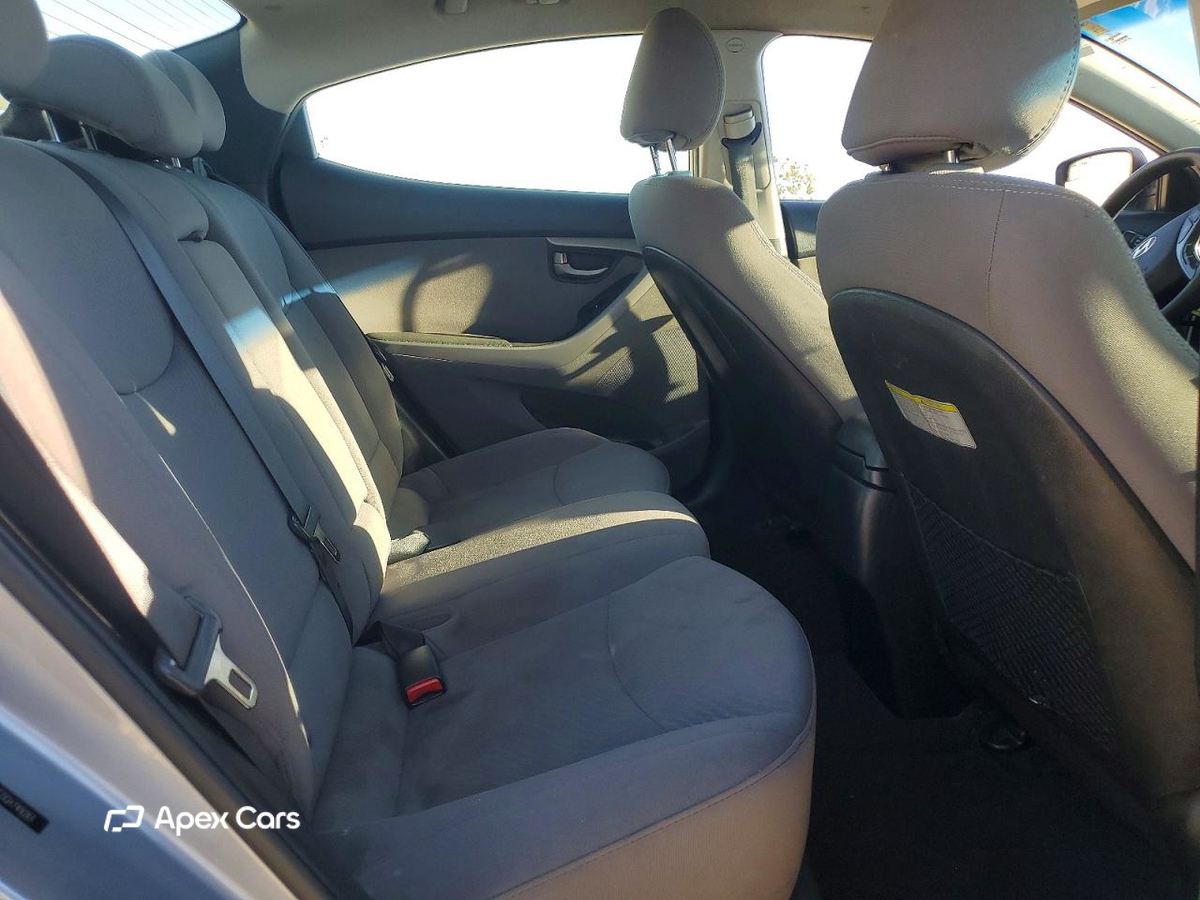 Hyundai Elantra 2016