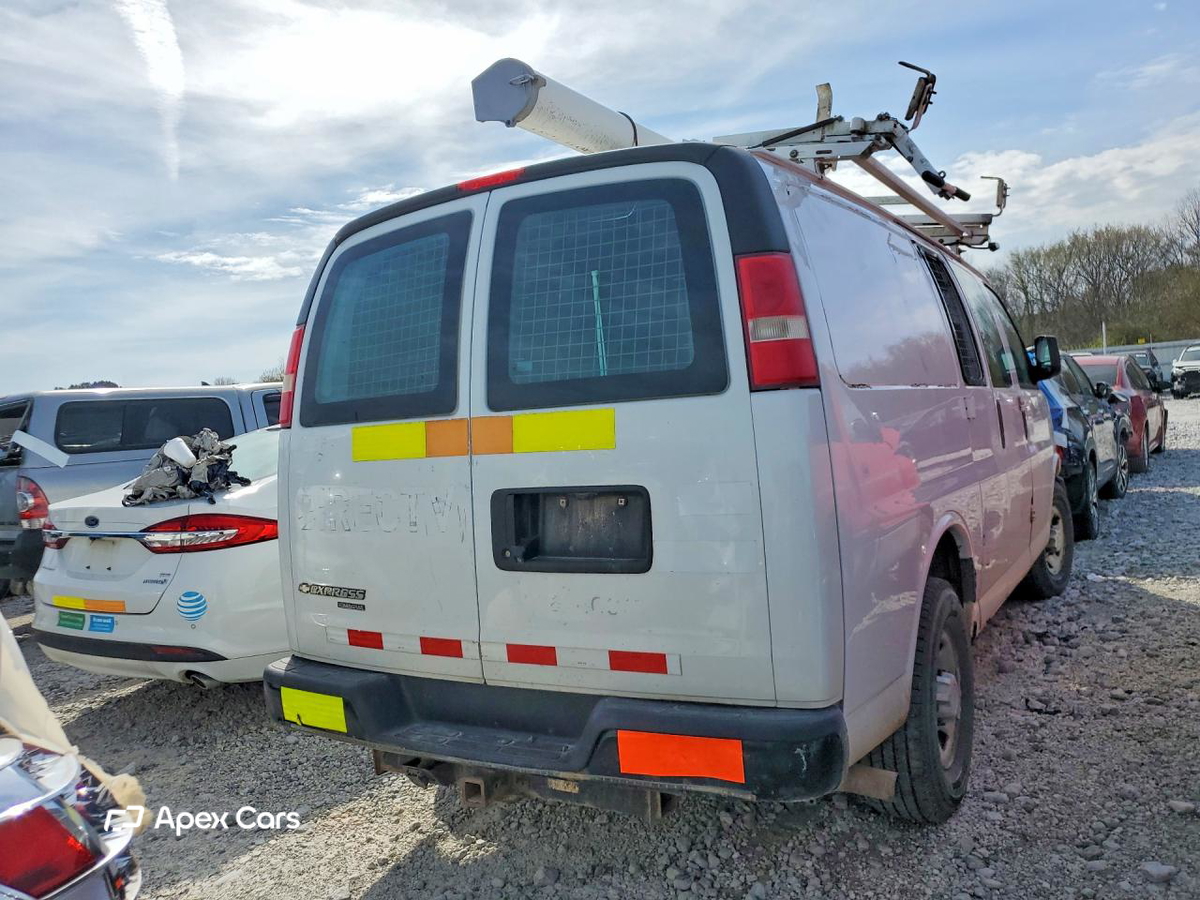 Chevrolet Express 2013