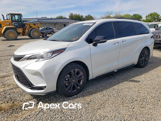 Toyota Sienna 2023 - Image 1 of 13