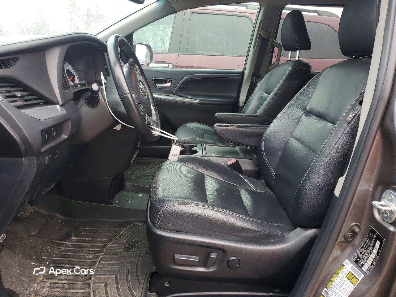 Toyota Sienna 2016