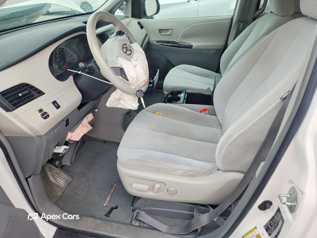 Toyota Sienna 2011