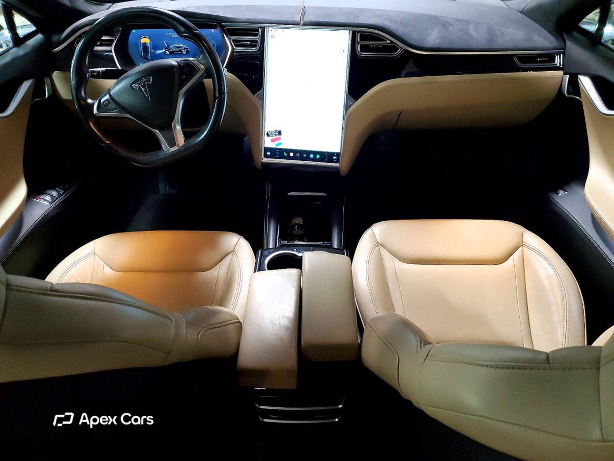 Tesla Model S 2015
