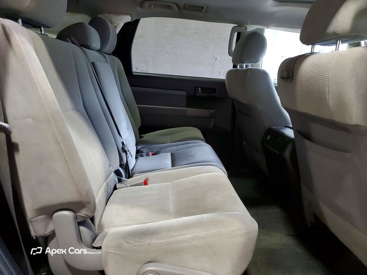 Toyota Sequoia 2016