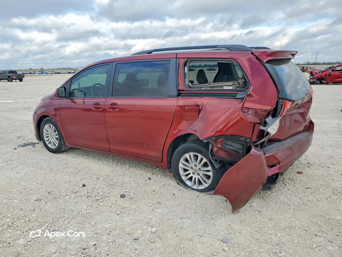 Toyota Sienna 2011