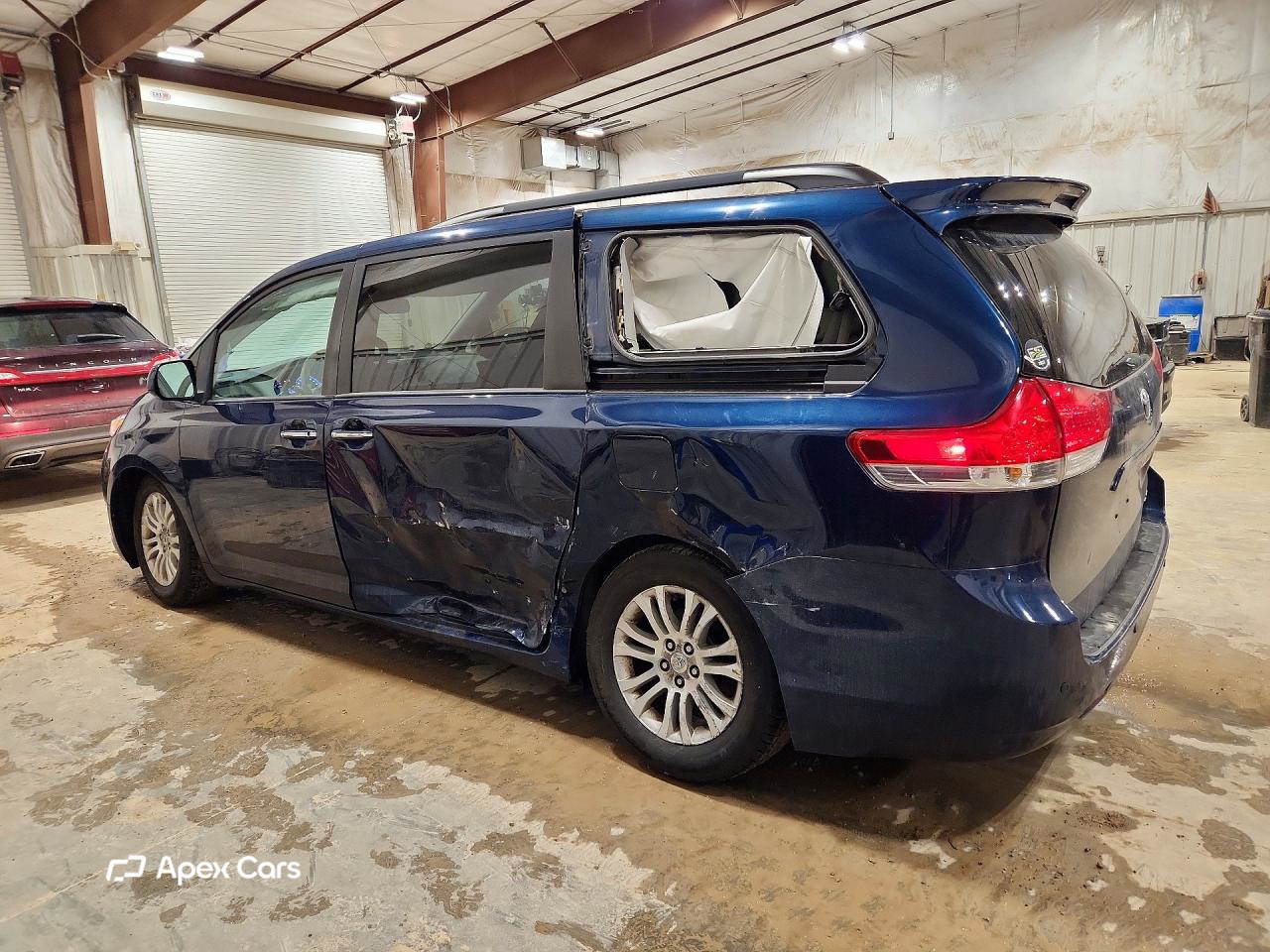 Toyota Sienna 2011