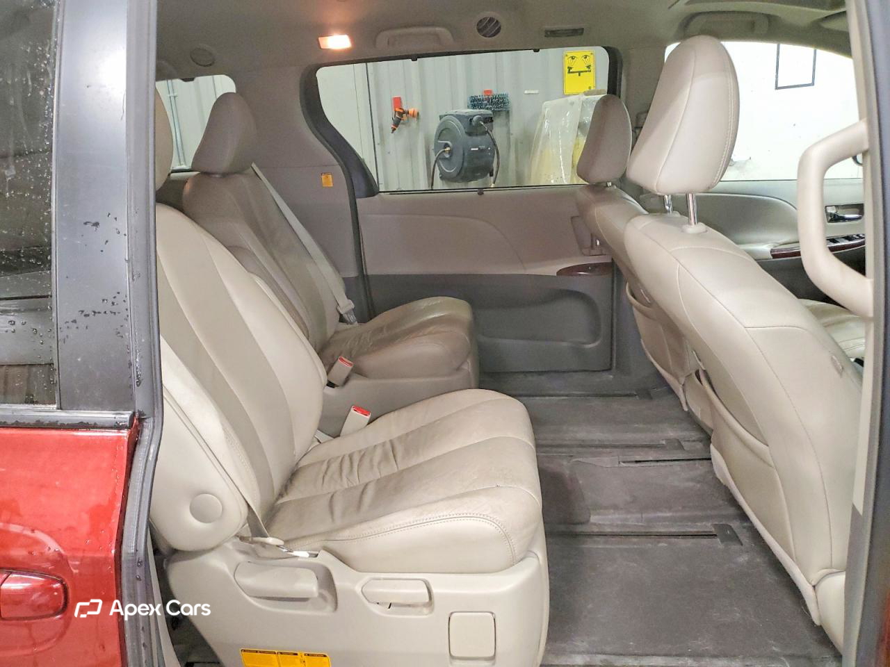 Toyota Sienna 2011