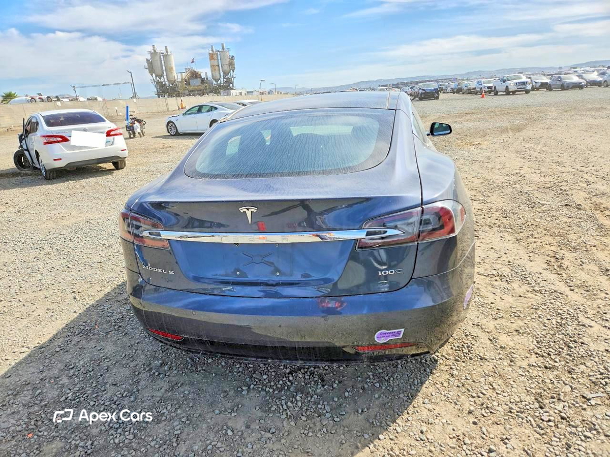 Tesla Model S 2018