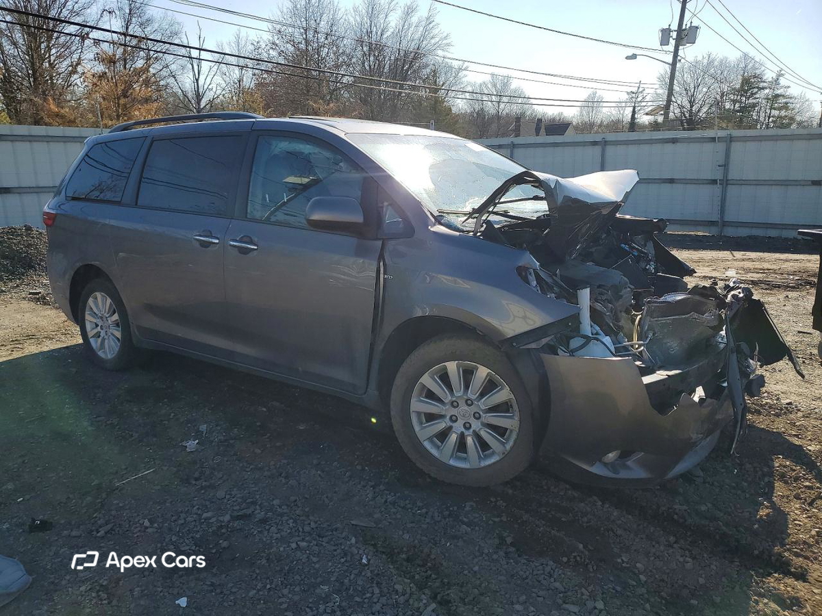 Toyota Sienna 2016