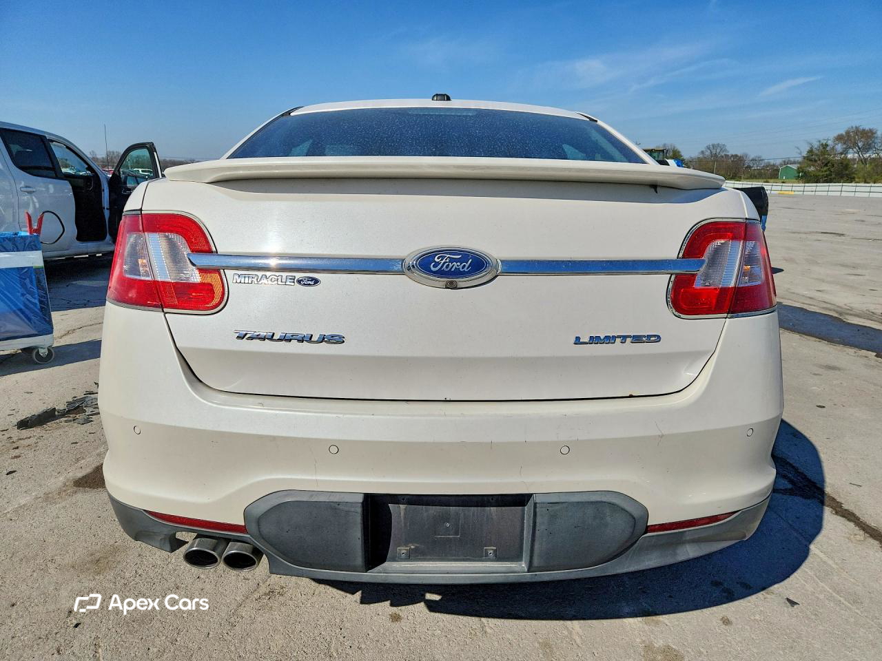 Ford Taurus 2011
