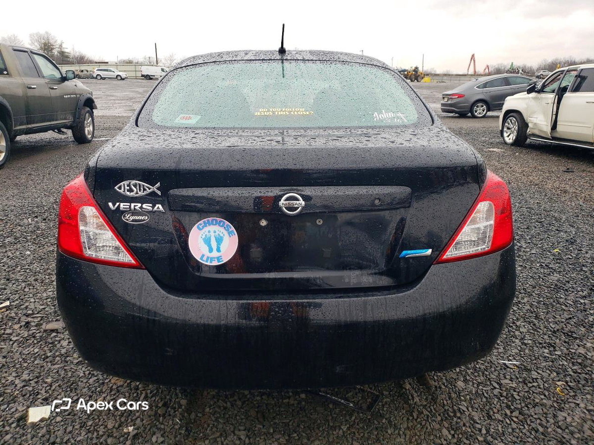 Nissan Versa 2012