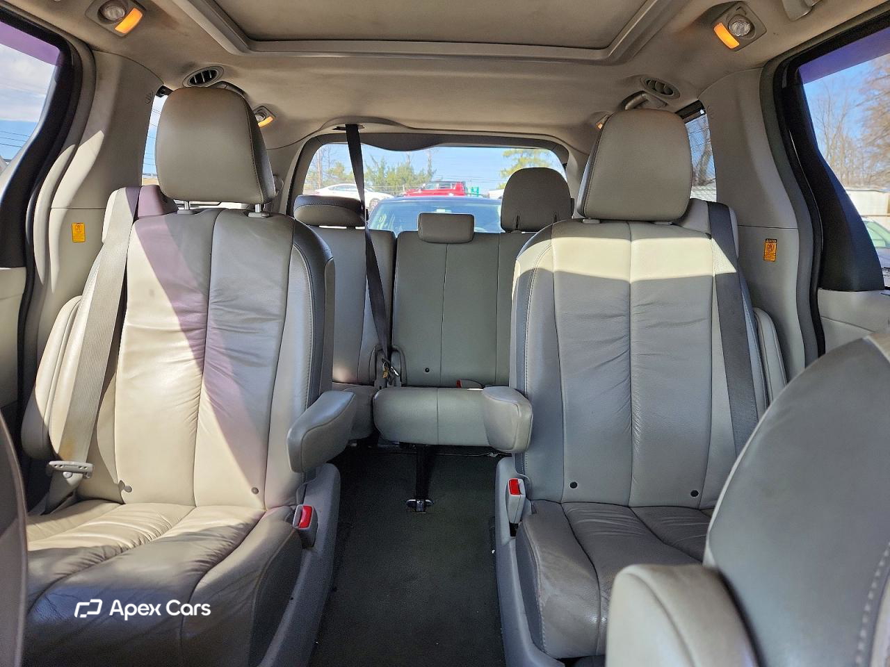 Toyota Sienna 2012