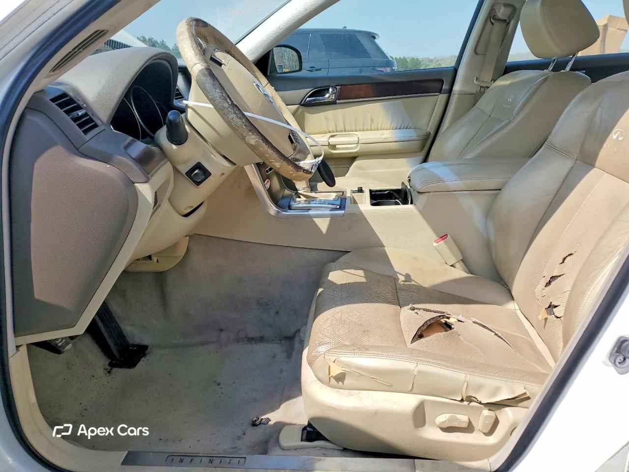 Infiniti M 2010