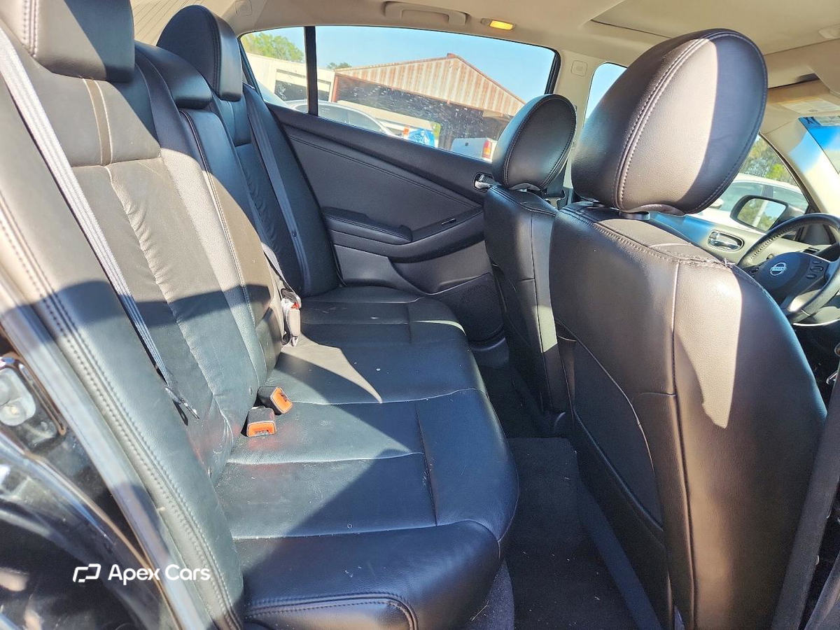 Nissan Altima 2012